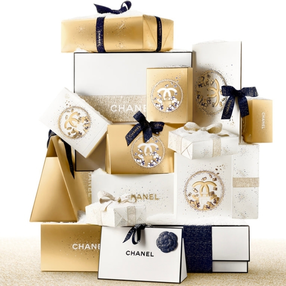 Chanel 2023 Holiday Wrapping Paper Roll